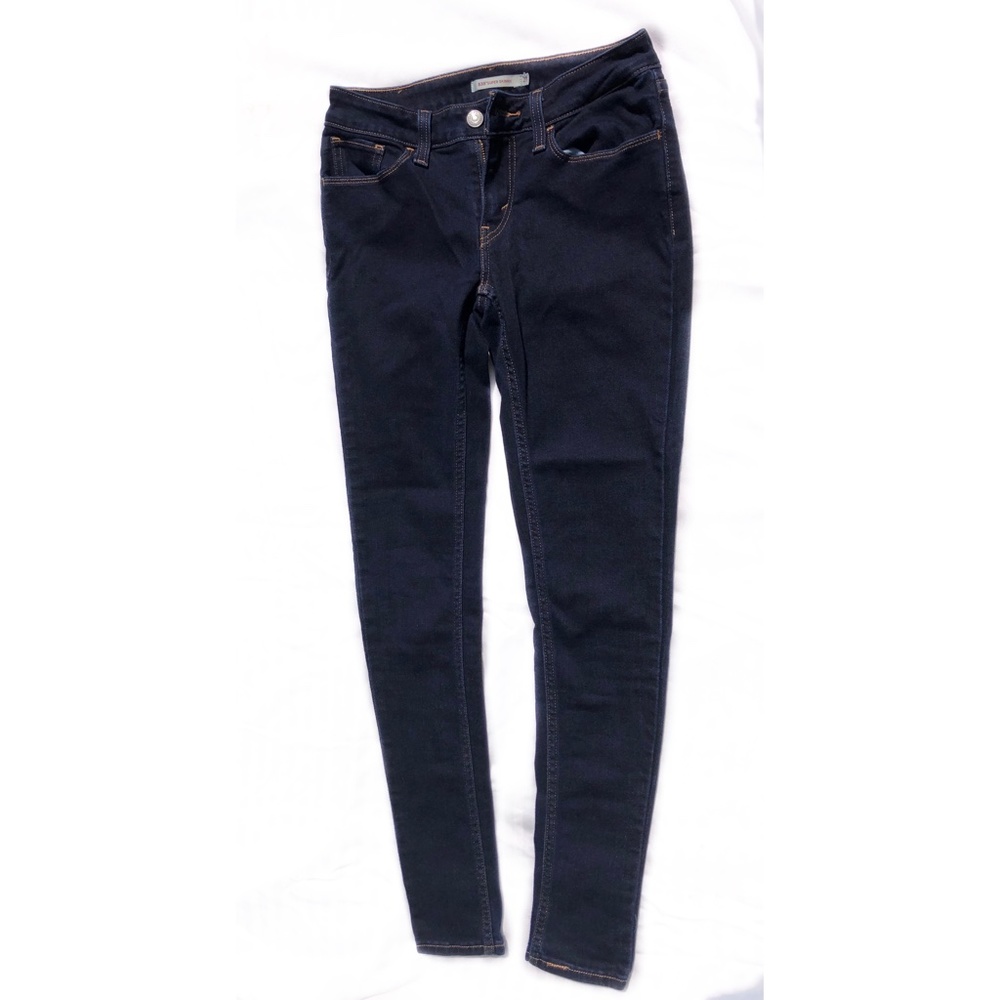 Dark wash skinny jeans